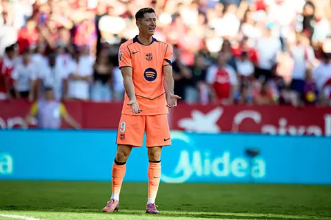 ليفاندوفسكي يحسم موقفه من الانتقال إلى فنربخشة